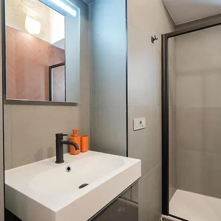 Apartman Guesthost - Stayart - Contemporary For Travellers