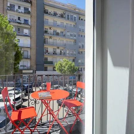 Guesthost - Stayart - Contemporary For Travellers Бари