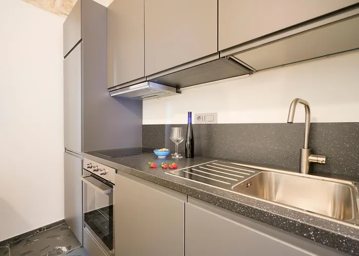 Guesthost - Stayart - Contemporary For Travellers Апартаменты *